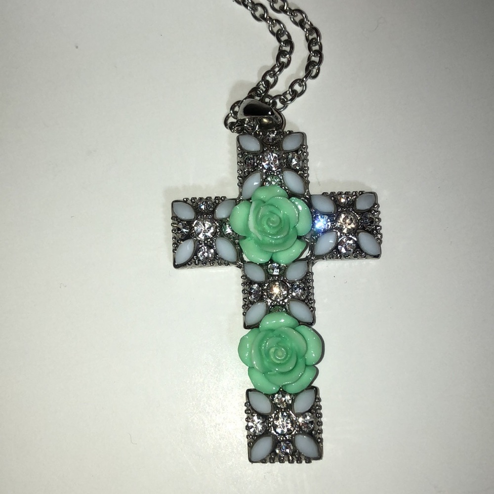5/$25 vintage silvertone cross 19” white cabochons, Rhinestones, & mint roses